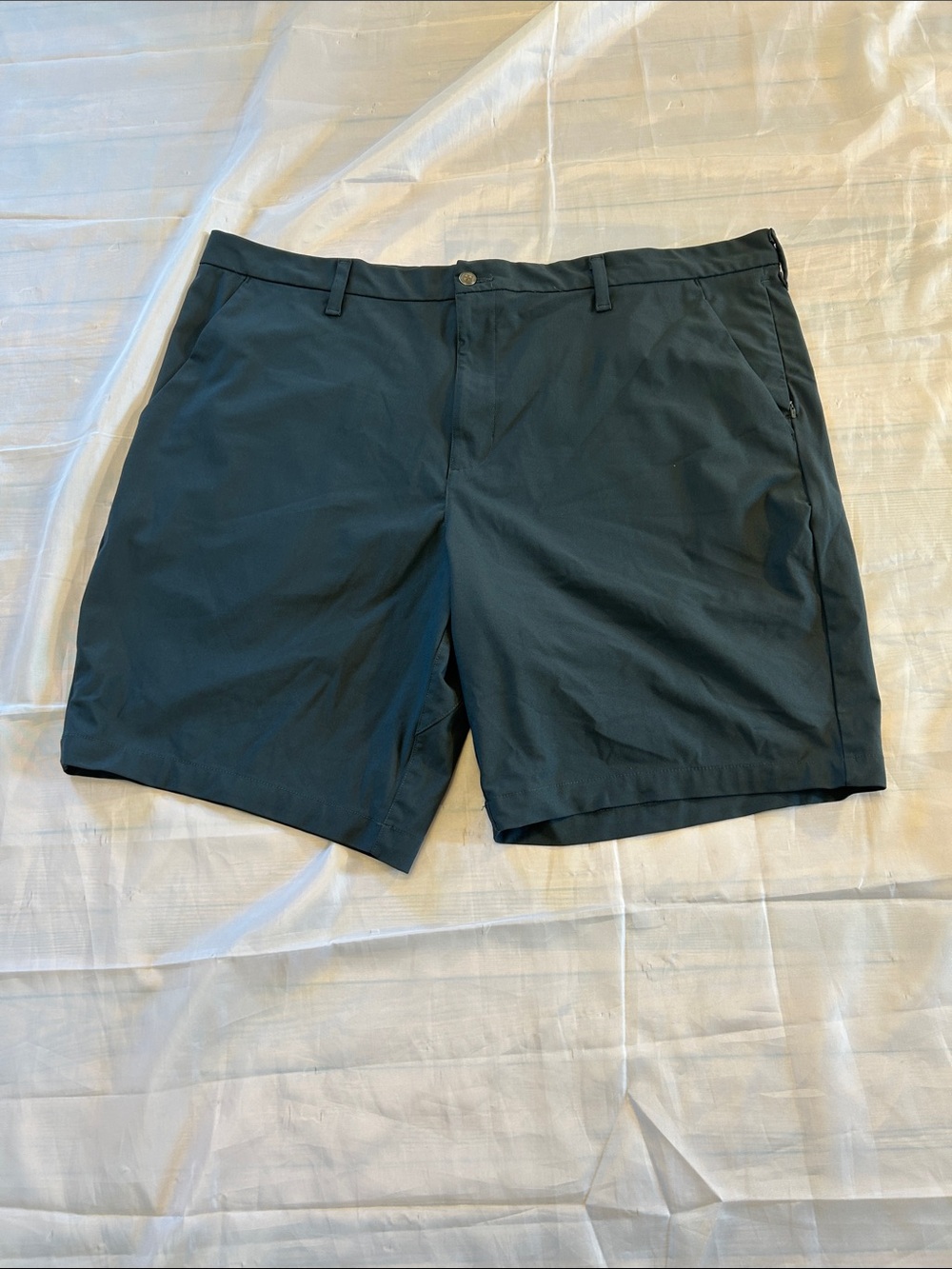 Swiss Tech Men's Flat Front Shorts in Deep Teal